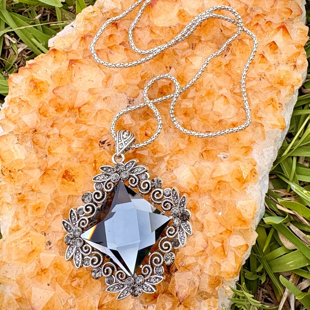 Silver Filigree Pendant Necklace with Gray Crystal
